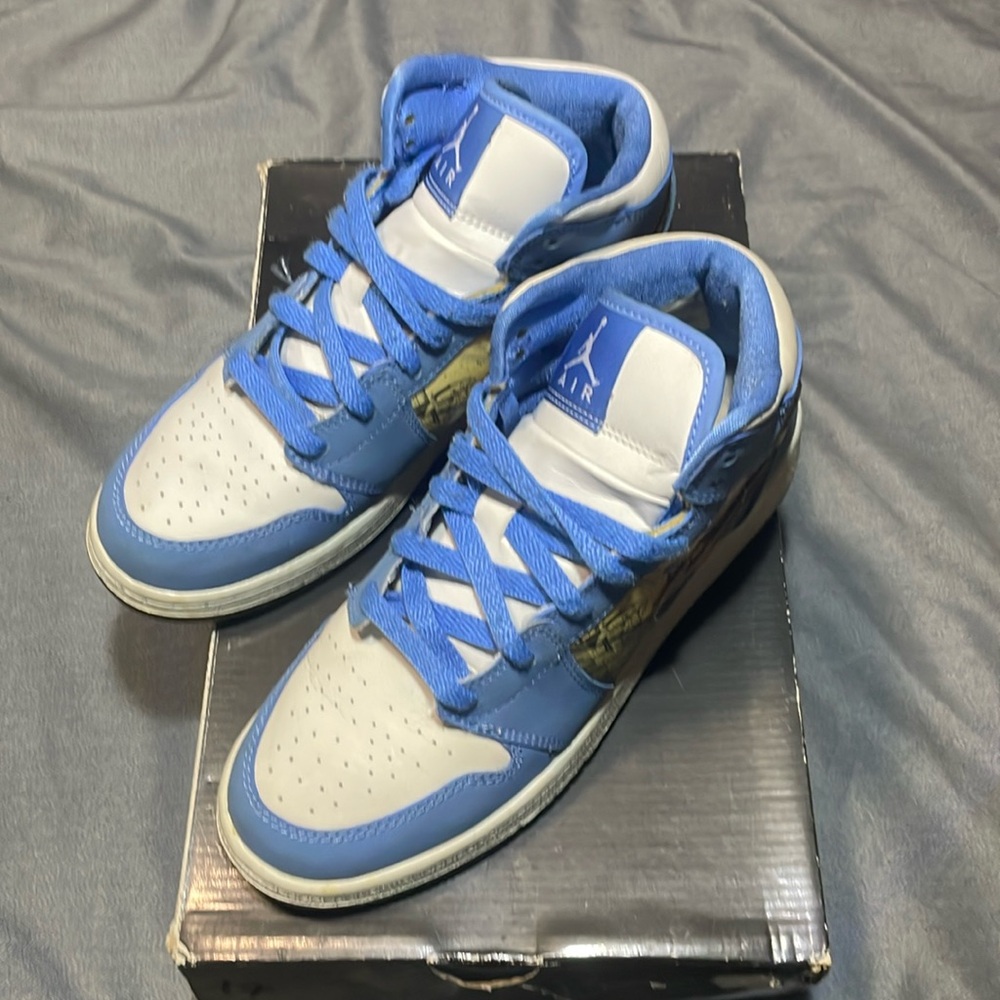 Jordan 1 Retro Alpha UNC- GS size 5